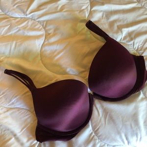 Victoria’s Secret “Very Sexy” Push Up 32D maroon